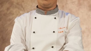 Acuzatii grave la adresa unuia concurent de la un show culinar! A fugit cu 60.000 de lei din vistieria restaurantului unde lucra!