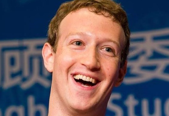 Mark Zuckerberg este din nou tătic! Soţia sa, Priscilla, a născut o fetiţă. Prima fotografie cu urmaşa fondatorului Facebook