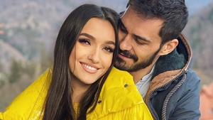 Detaliul care duce la o sarcină „pe bune” în cazul Vivianei Sposub. A încercat să-și ascundă burtica, la revenirea în televiziune? FOTO