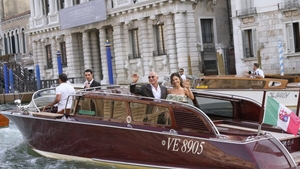 NU E O GLUMĂ! Suma uriașă pe care Jeff Bezos a scos-o din buzunar pentru nunta anului cu Lauren Sanchez