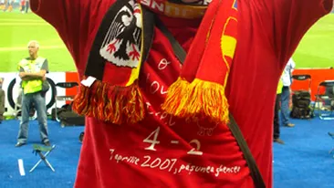 Profa' Monica Tatoiu il chinuia rau, in liceu, pe Mihnea Ionescu, unul din sefii galeriei dinamoviste! Ii spuneam Cruella, a aruncat cu pisica in mine, in clasa!