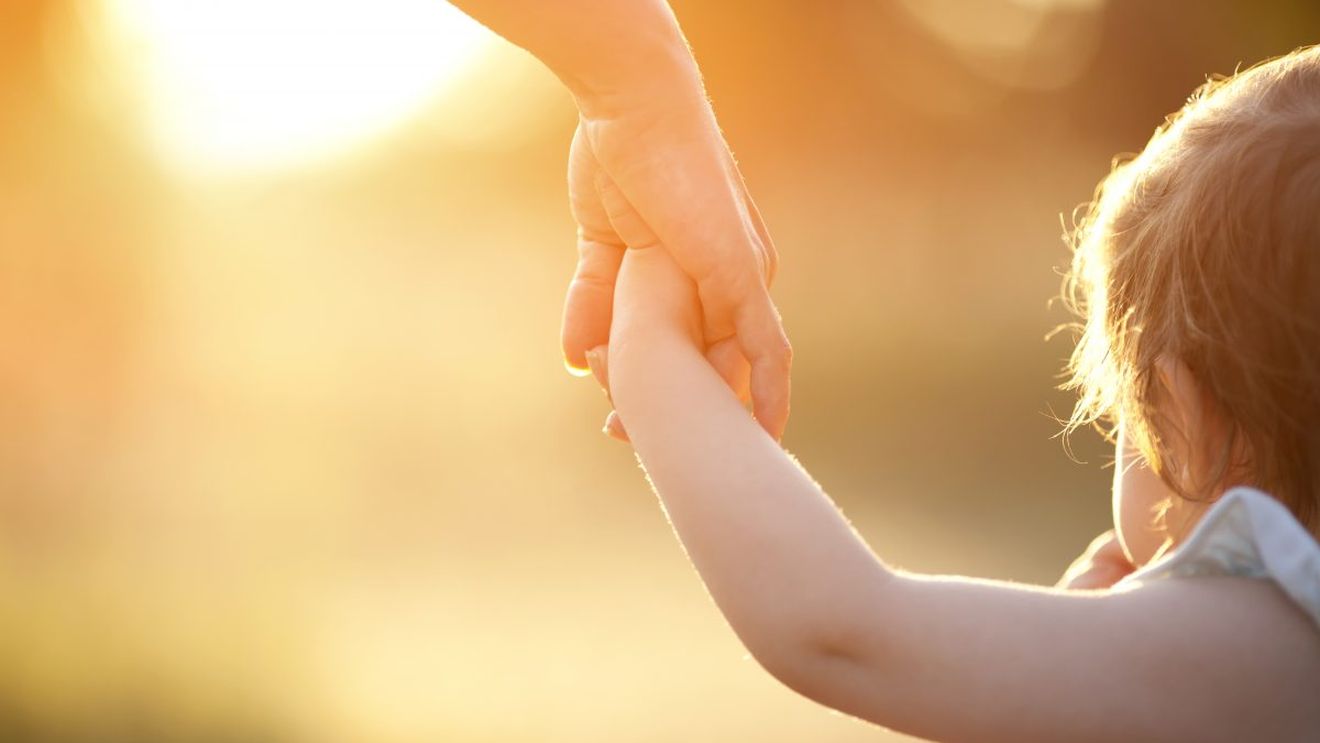 Minunea care s-a întâmplat la Brașov. O fetiță înecată s-a întors „din morți” după două ore de resuscitări