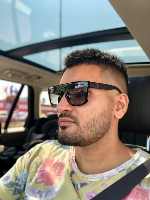 Nadir, îngenuncheat de suferință. Poezia emoționantă scrisă pentru mama lui moartă: “Plâng zi de zi și sunt recunoscător”