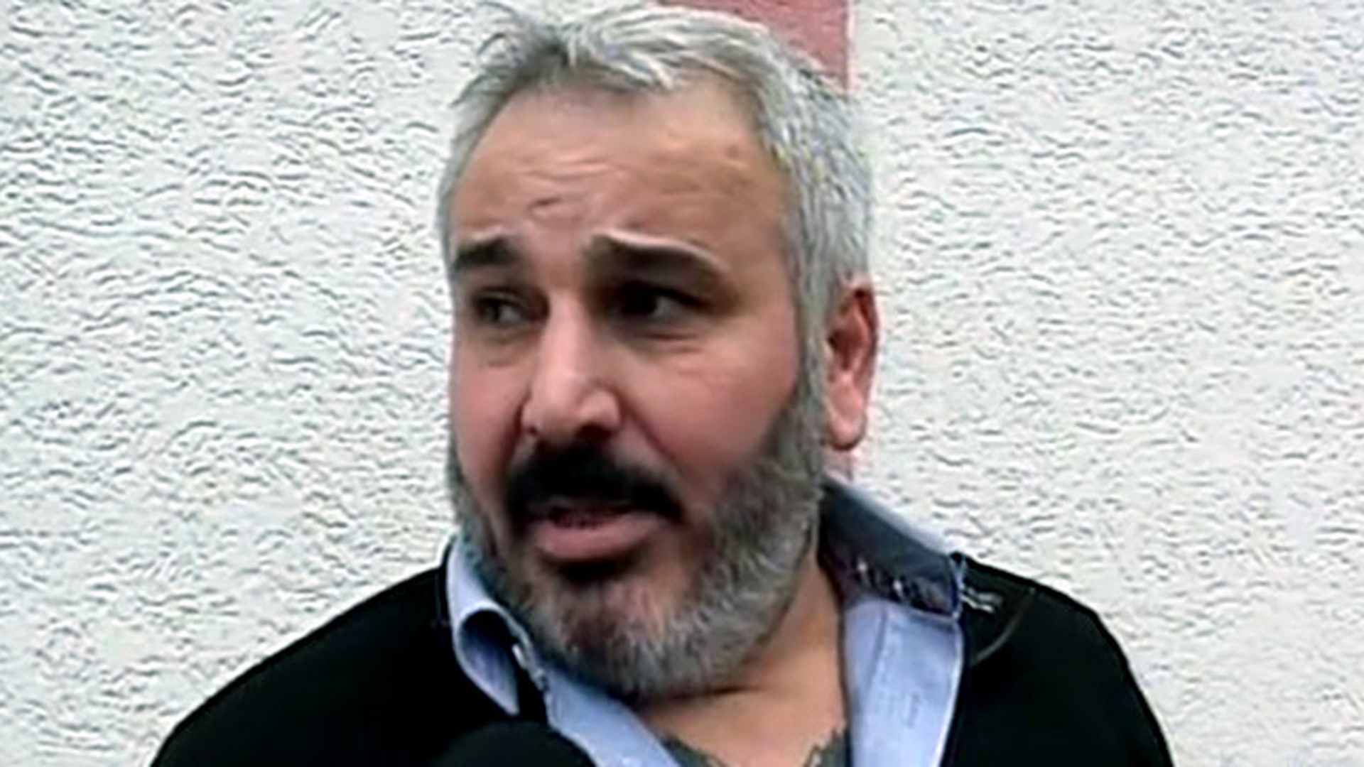 El este fiul secret a lui Sile Camataru! Toti “soldatii” tatalui sau stau drepti in fata lui!