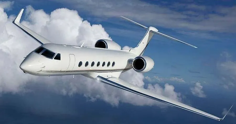 Cum arăta avionul privat al lui Gigi Becali. Imagini nemaivăzute din aparatul de zbor al latifundiarului din Pipera