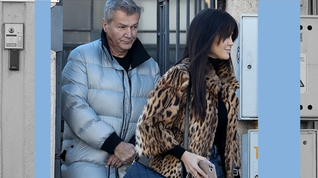 Ce mai ”combină” solistul trupei Holograf?! Dan Bittman s-a afișat cu o brunetă misterioasă, iar CANCAN.RO are imaginile