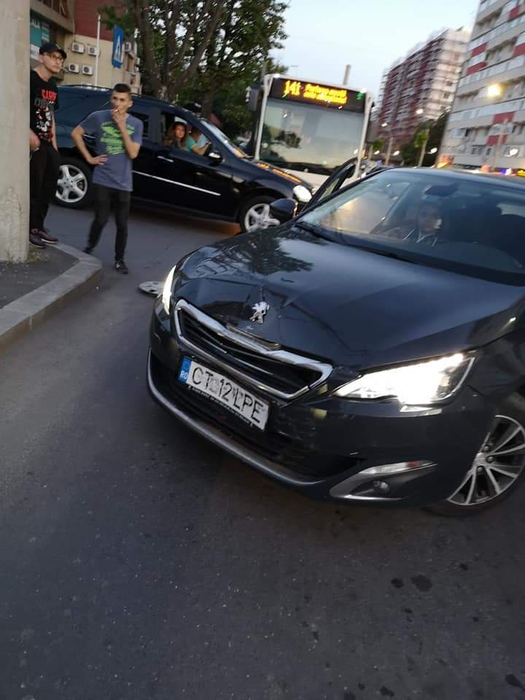 Accident grav în Capitală! Au fost implicate 6 mașini. VIDEO