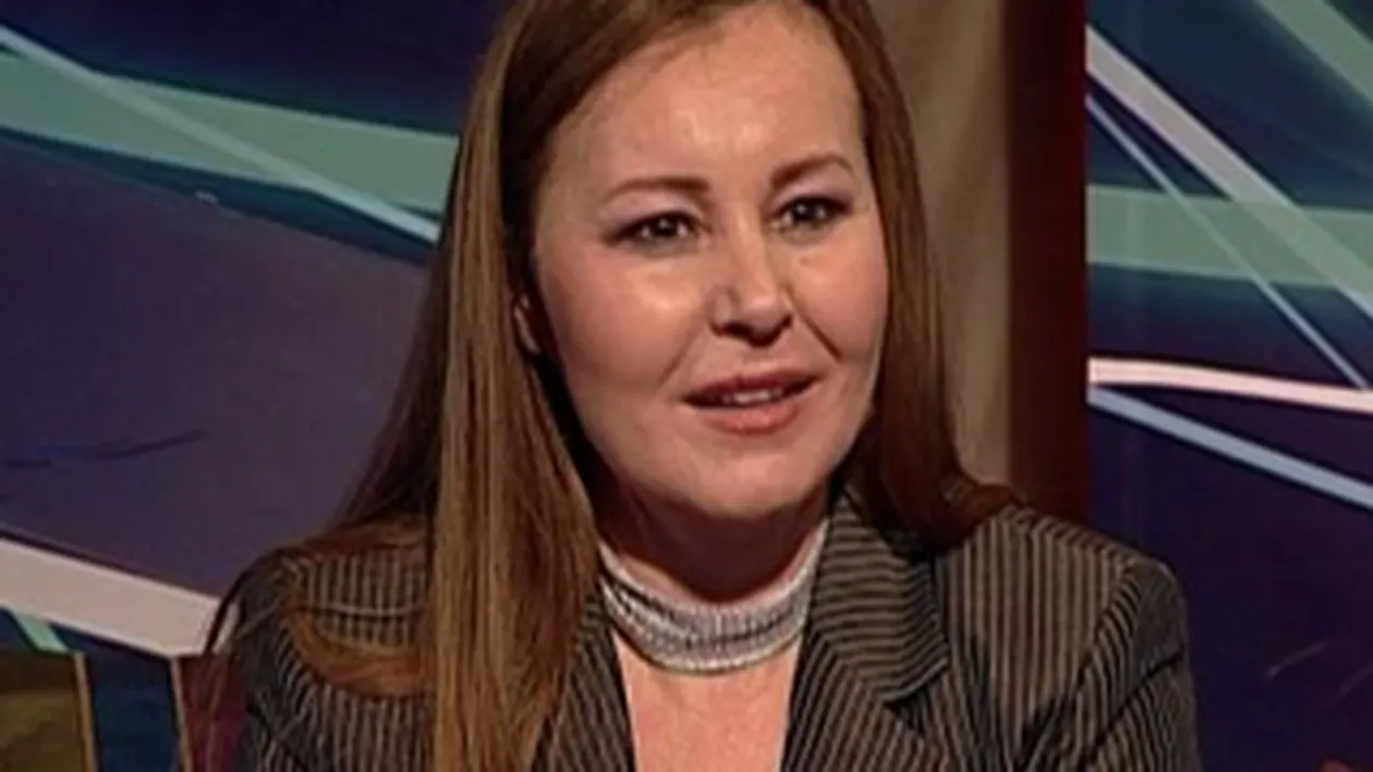 Actrita Tania Popa s-a lansat in moda! Am o colectie de rochii de seara fabuloase, unicat