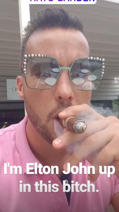 Bianca Drăgușanu și Tristan au ieșit în oraș cu fratele „frumușelului”! Cum s-a filmat iubitul blondinei cu ochelarii ei