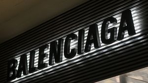 Cum arată noua colecție a casei de modă Balenciaga. Un început aparte pentru moda masculină