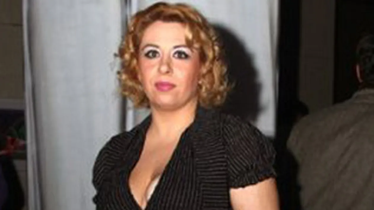 Oana Roman o desfiinteaza pe Bianca Dragusanu! E o vedeta de carton! Cred ca si-a pierdut mintile daca s-a luat de Stela si Arsinel!