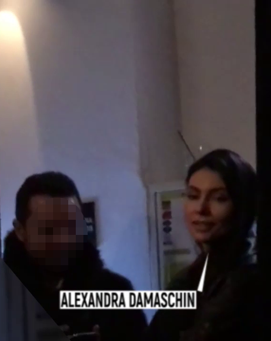 Alexandra Damaschin, iubita lui Dodel, s-a distrat la maximum în LOFT. Nu, însă, cu partenerul fotbalist
