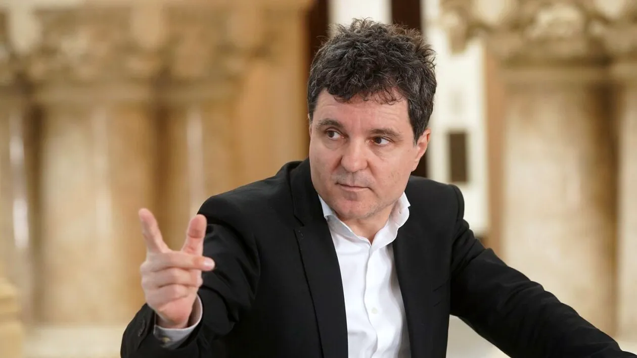 Mesaj umilitor la adresa lui Nicușor Dan, după aruncarea de la 7 metri. Internetul a explodat după acest derapaj