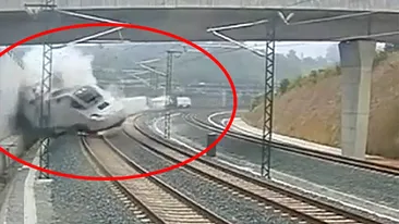 VIDEO Imagini greu de privit! Vezi momentul in care trenul din Spania a deraiat si s-a izbit violent de zid