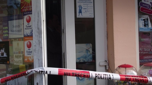 Jaf ca-n filme în Alba Iulia, la un magazin de scule electrice. Hoţii au fugit cu 30.000 de lei într-o maşină abandonată