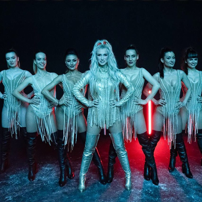 Andreea Bălan, surpriză de proporții la un concert. Una dintre dansatoarele ei a comis-o grav