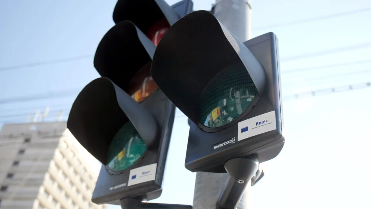 Ce spune legea despre verde intermitent la dreapta. Când iau șoferii amendă din cauza semaforului