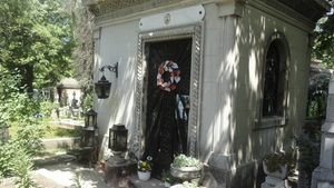 Cavoul lui Ralph este un adevarat altar ridicat in amintirea lui!
