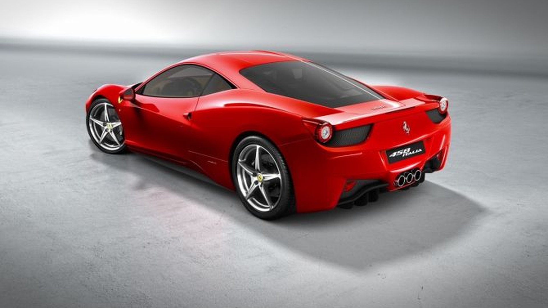 Sfideaza recesiunea! 15 romani si-au comandat cel mai nou model de Ferrari