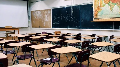 Un elev a fost eliminat de la Evaluarea Națională 2021, după ce a primit mesaj Ro-Alert. Ce spune ministrul Educației Sorin Cîmpeanu