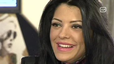 VIDEO Celia nu este pretentioasa atunci cand merge in vacanta: Mananc aproape orice: si scoici, si broaste