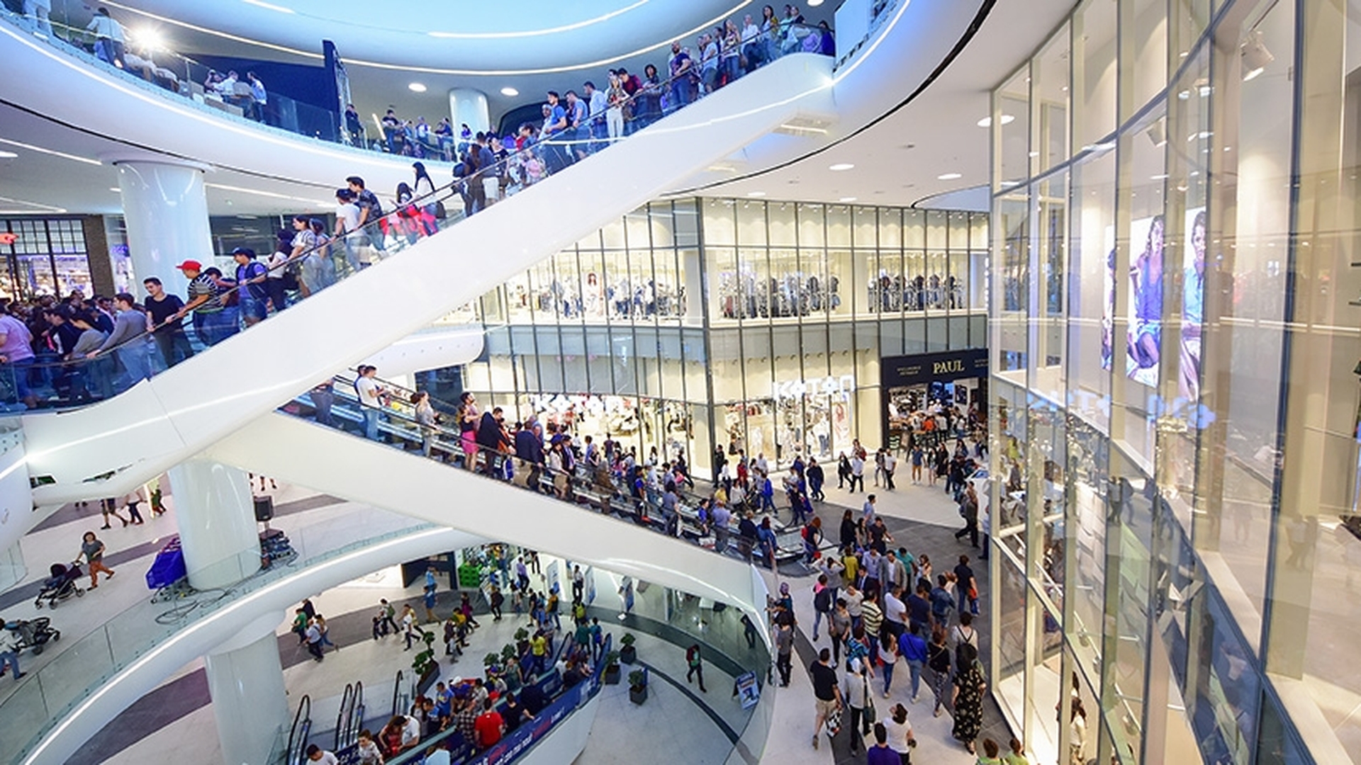 Mall-urile îşi reduc programul de funcţionare din cauza epidemiei de coronavirus