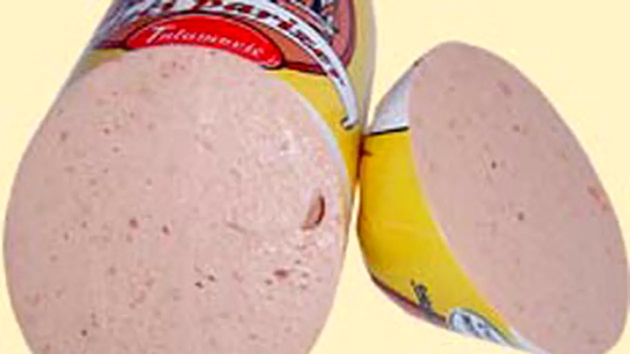 Trei copii au ajuns la spital dupa ce au mancat parizer la oferta!