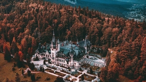 Castelul Peleș. Program de vizitare, tarife, obiectivele și atracțiile turistice ale castelului