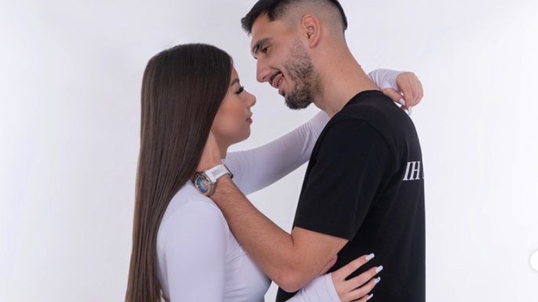 Andrei Ivan și-a cerut iubita în căsătorie! Cei doi îndrăgostiți sunt în al nouălea cer: ”Am spus «DA»!”