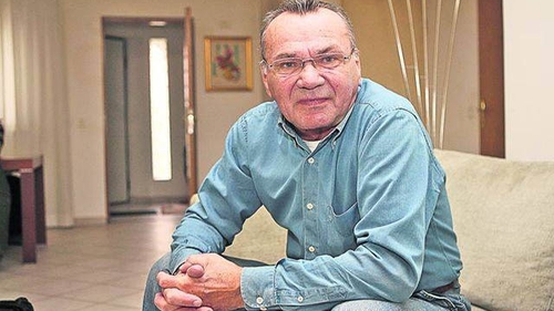 Moartea lui CORNEL PATRICHI a provocat multă suferinţă! Mesajele cutremurătoare de pe coroanele cu flori aduse de oamenii care l-au apreciat