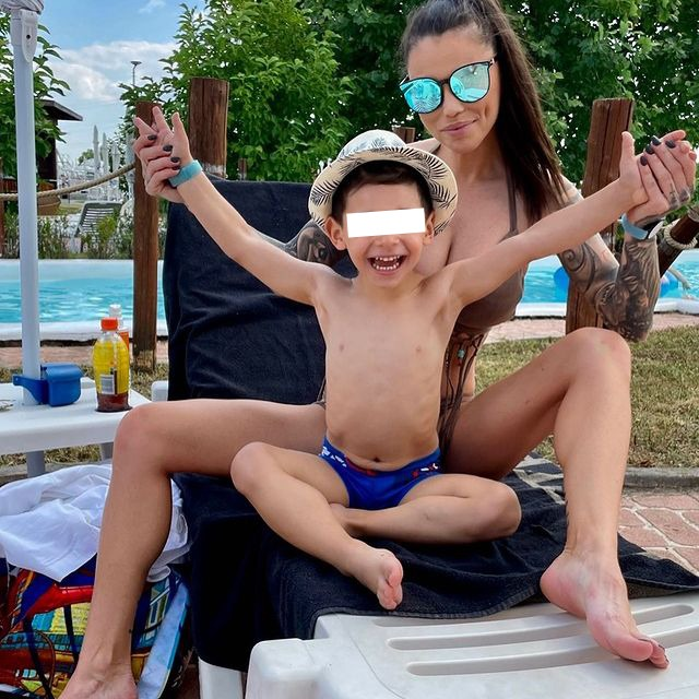 Roxana Vancea este mămică cu normă întreagă pentru Milan / Sursă foto: Instagram