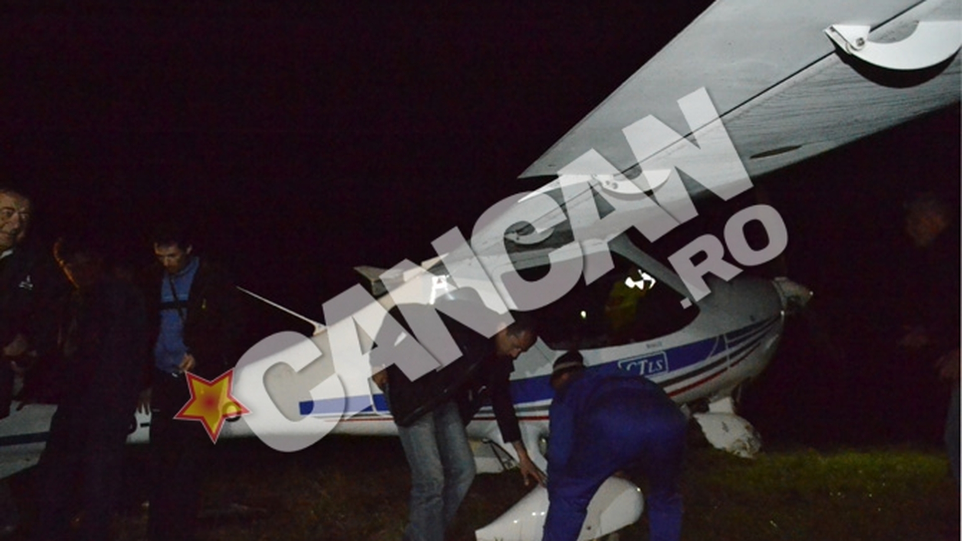 Un avion a aterizat fortat langa Brasov, la 200 de metri de DN1