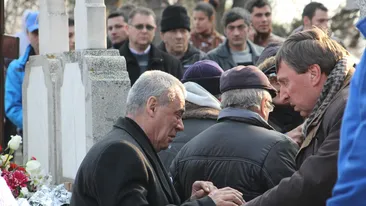 Imagini si mesaje sfasietoare! Ce nu s-a vazut la televizor la inmormantarea Micai?