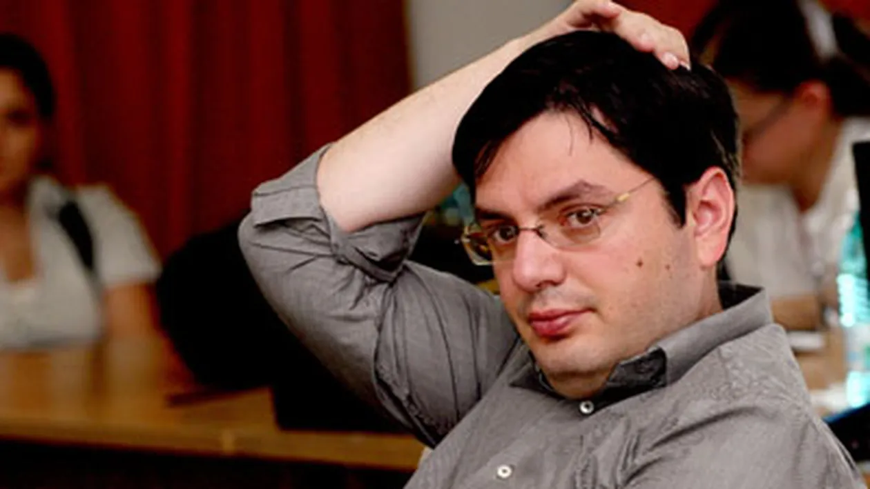 Ministrul Tineretului se teme pentru viata celor patru alpinisti care trebuie sa escaladeze Everestul. Afla de ce