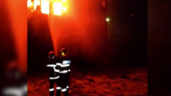 Incendiu în Brașov! O pensiune a fost distrusă