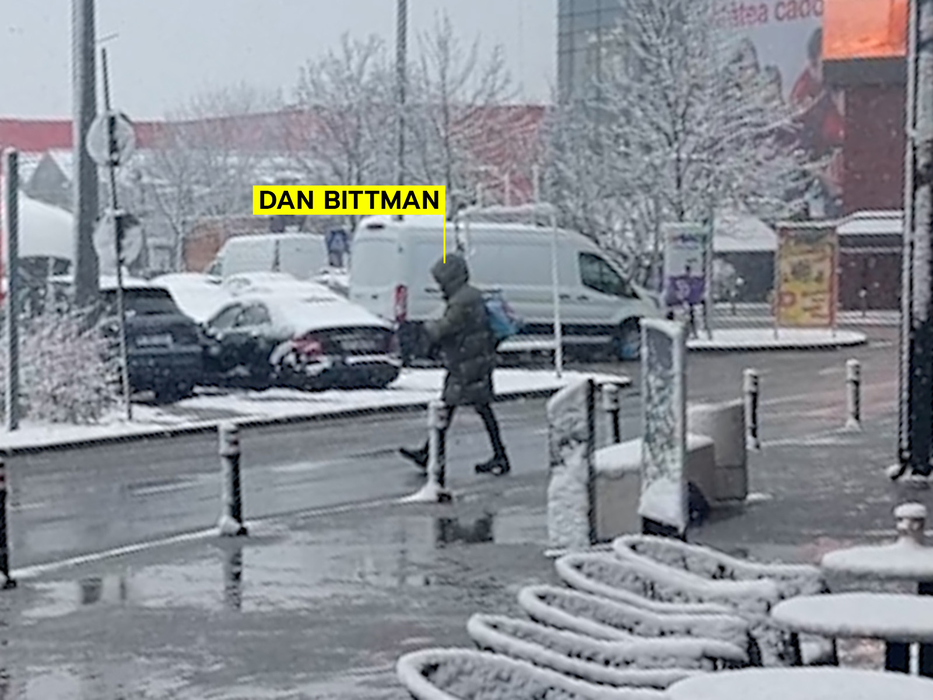 Moș Crăciun - Dan Bittman, în acțiune / (Sursa: CANCAN.RO)