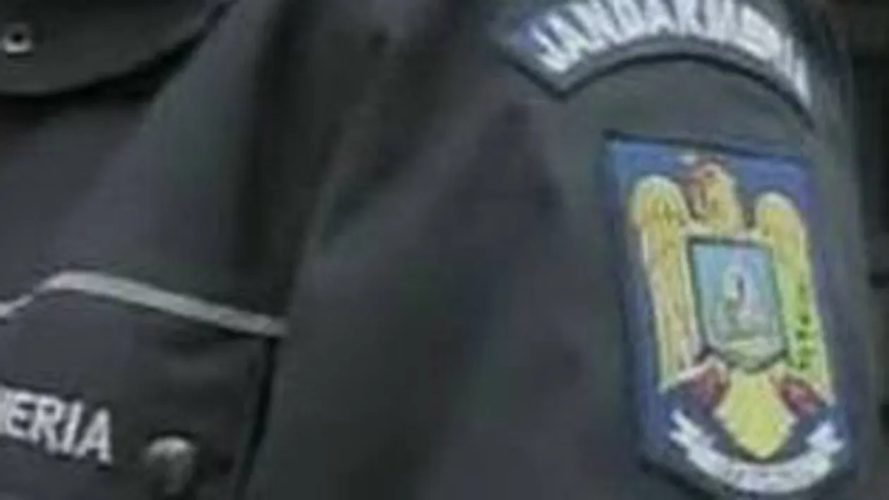 Jandarmul care si-a facut de cap in timpul serviciului, cercetat de procurori!
