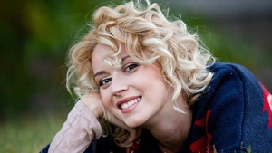 Diana Dumitrescu, provocatoare pe VIDEOCHAT! Vezi imagini FIERBINŢI cu frumoasa actriţă