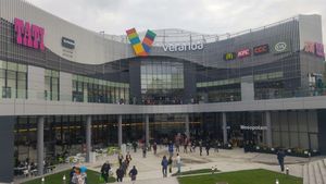 Programul mall-urilor de Paște. Care va fi deschis chiar și duminică