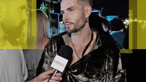 Asalt la Randi în fundulețele goale! Ce mesaj le-a trimis fanelor cântărețul care e singur de 10 ani