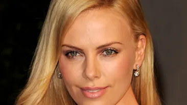 Charlize Theron, innebunita dupa vremea rece! Vezi aici de ce!