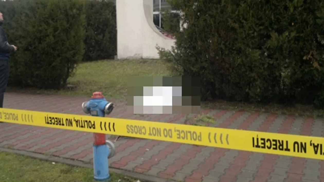 Un atasat al ambasadei Marii Britanii in Romania s-a aruncat de la ultimul etaj al unui hotel din Baia Mare