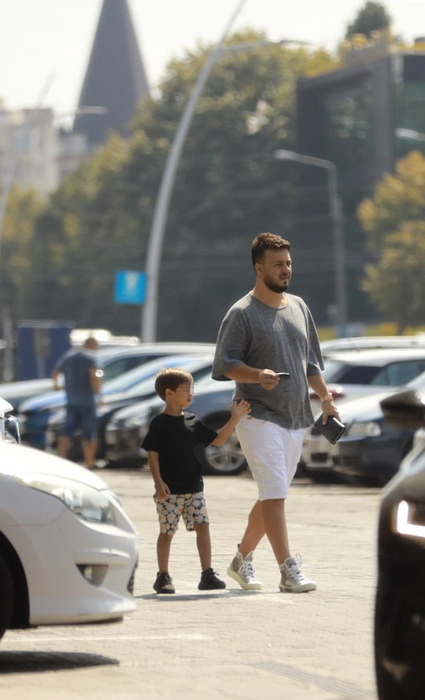 Gabi Bădălău, la plimbare cu copiii