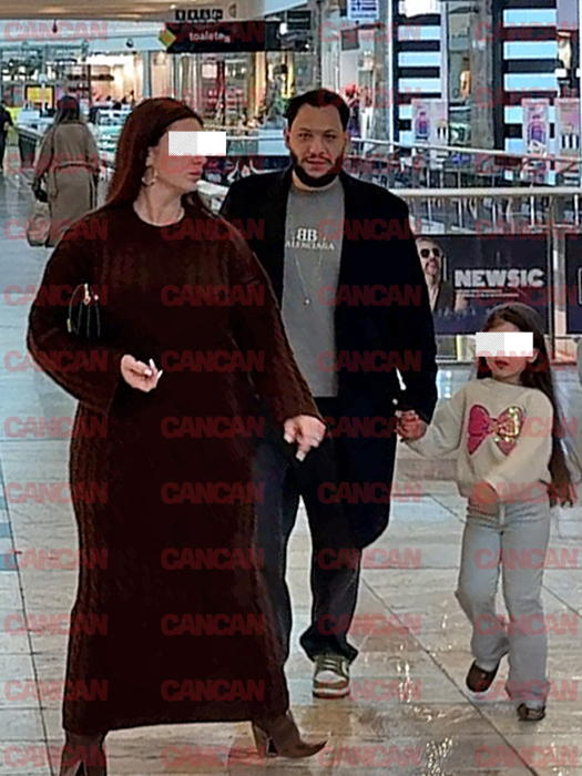 Manelistul a mers împreună cu familia la cumpărături, înainte de Sărbători
