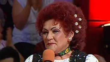 VIDEO Elena Merisoreanu, curtata de trei  barbati! E foarte frumos sa stii ca-i manevrezi cum vrei tu! Te cam incurci la un moment dat