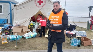 EXCLUSIV. Alexandru Ciucu, voluntar la Crucea Roșie. Unde îi ajută designerul pe refugiații din Ucraina