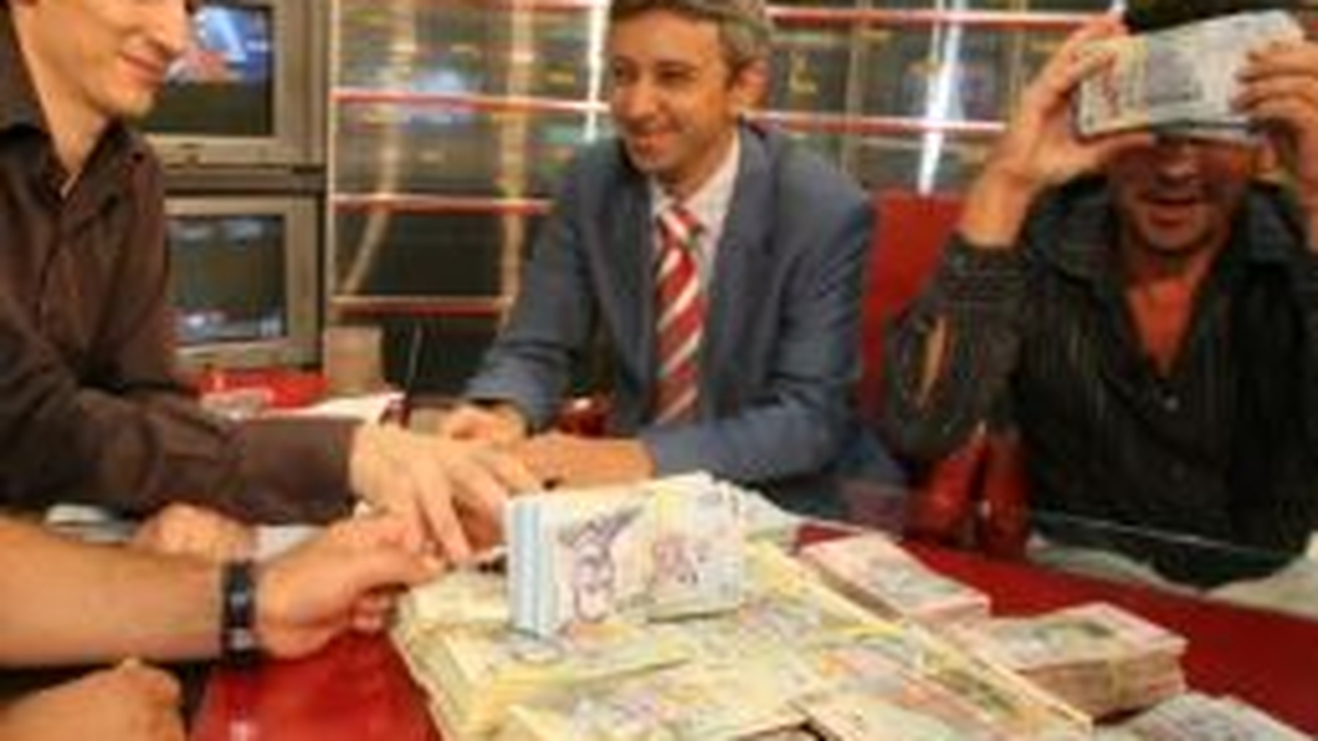 Senzational! Dan Diaconescu: „Sunt prea bogat pentru Romania, nu primesc bani de la invitati, n-as avea ce sa fac cu ei"