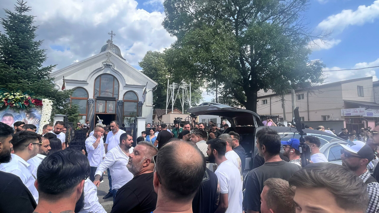 Ciprian Pian, condus pe ultimul drum! Imaginile durerii în 100 de fotografii