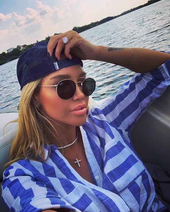 Raluca Podea s-a demachiat în direct! Cum arată blondina fără niciun strop de machiaj