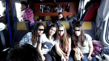 Ultimele imagini cu Elisa, fetita care a cazut din tren, inainte de accidentul fatal! S-a fotografiat cu prietenele in vagon, in drum spre casa! Uite ce fericita era!